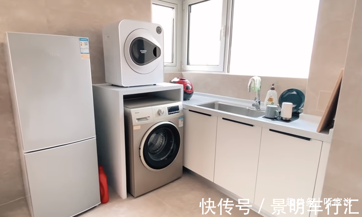 厨房|母女二人住进空无一物的家里，坚持每日收拾，极简主义生活太干净