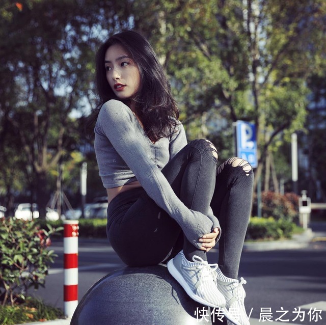 超美|健身网红陈暖央身材超美，标准的蜜桃臀让人羡慕，教你如何练同款