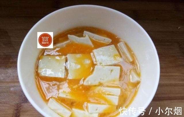 小面姨|豆腐别总炒着吃,教你一个简单又好吃的做法,第一次做大家抢着吃