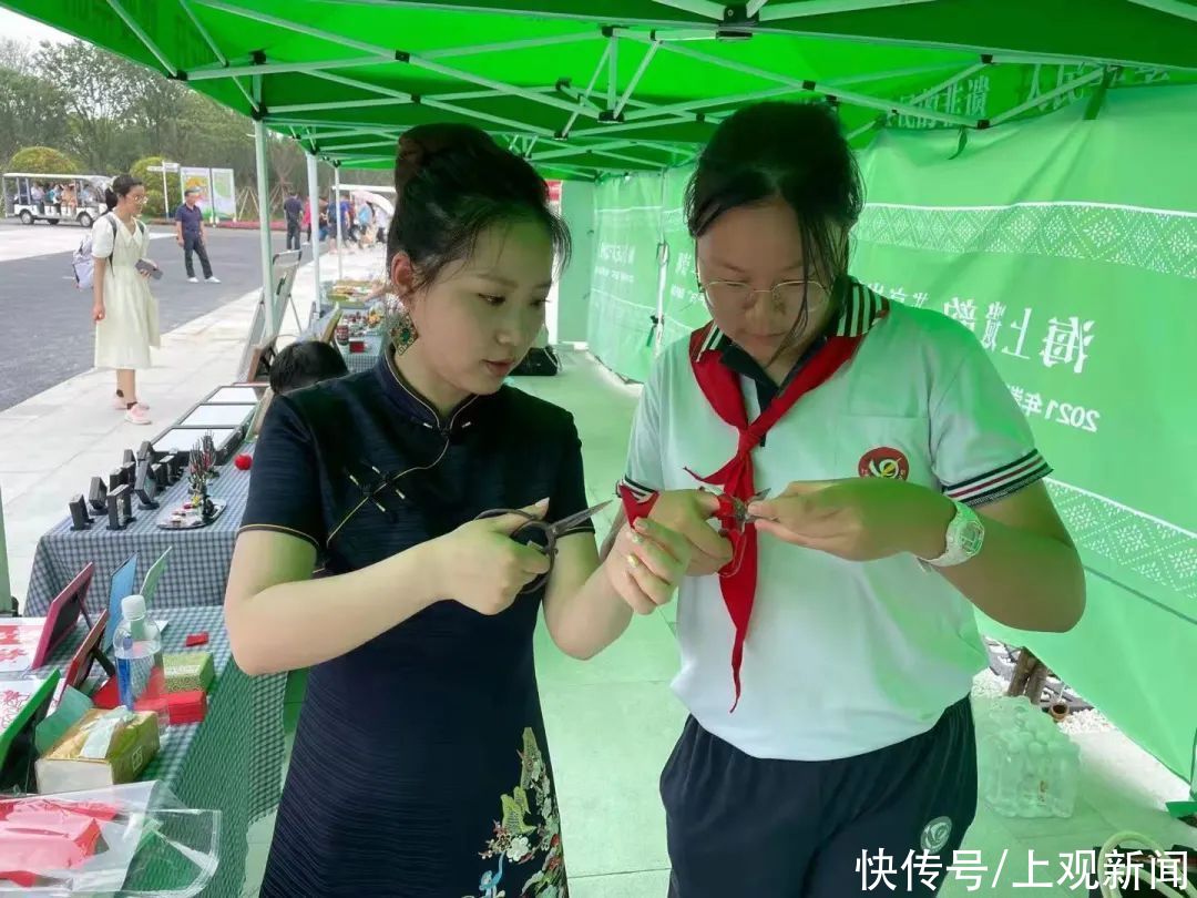 林曦明|这个街道的剪纸传承队带着非遗亮相花博会，演绎最美海上遗韵