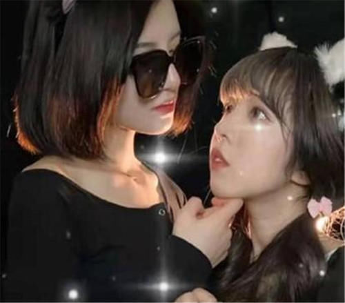 郝一点闺蜜小七首露脸,摘掉墨镜人设有点崩!同为出镜迪妹绝了