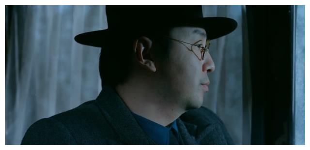 《悬崖之上》周乙手刃谢子荣看着过瘾,雷佳音在幕后可受苦了