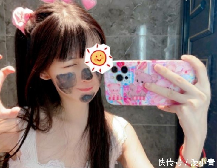 cospl究竟是她鼻子的問題,還是為圈粉假裝神秘,蔡蘿莉露臉會崩嗎