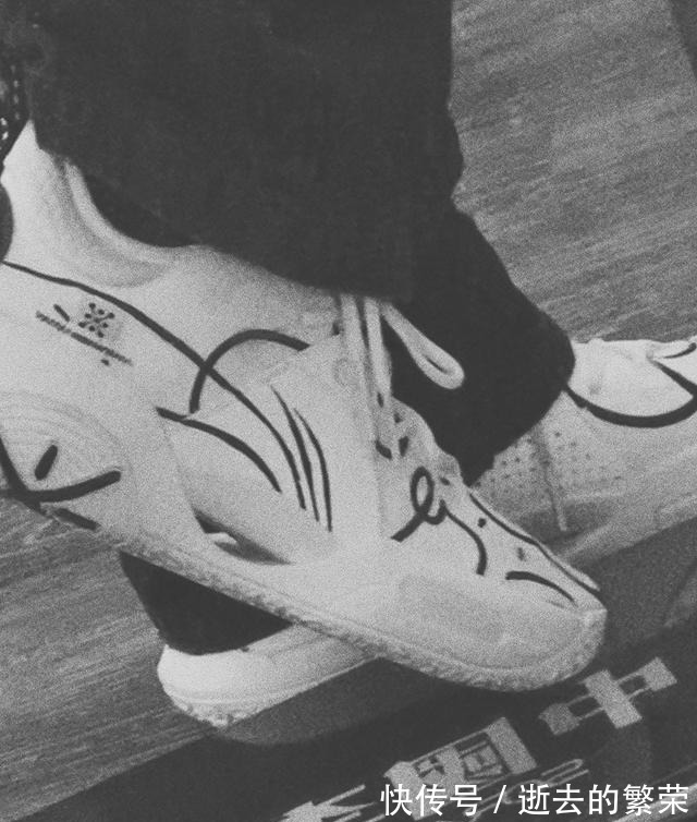 周世杰 艺术气息拉满,简约不简单!全新联名全城9上脚图释出!