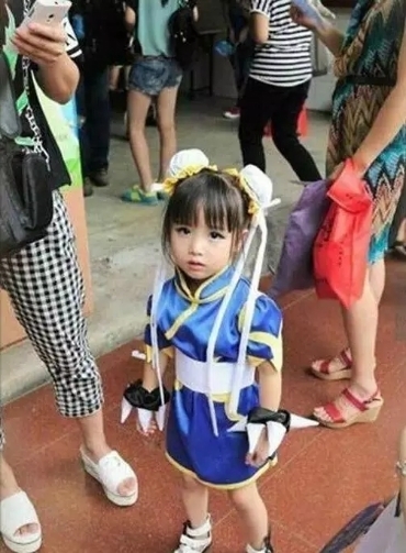 |搞笑图片幽默段子笑话小妹妹如此可爱,长大后不得了呢,哈哈