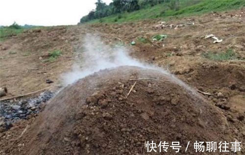 孙老汉|湖北一老汉家祖坟冒青烟,专家闻讯赶来,勘测后面如土色:封山