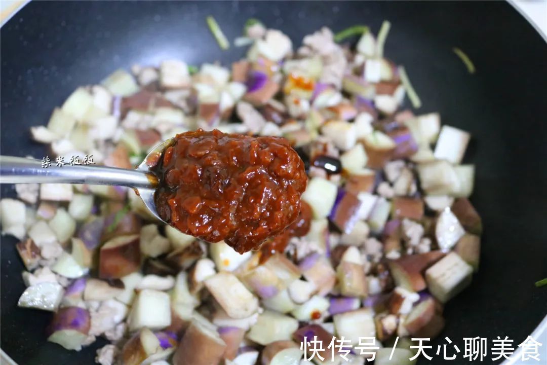 香菇|夏季吃面条,就爱这做法,鲜香多汁,根根入味,一大碗不够吃