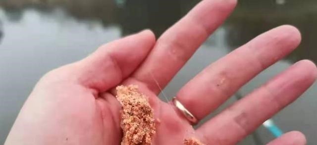 配方|这鲫鱼饵果然够狠,头一次试用过了瘾,莫不信,十人有九人还不知!