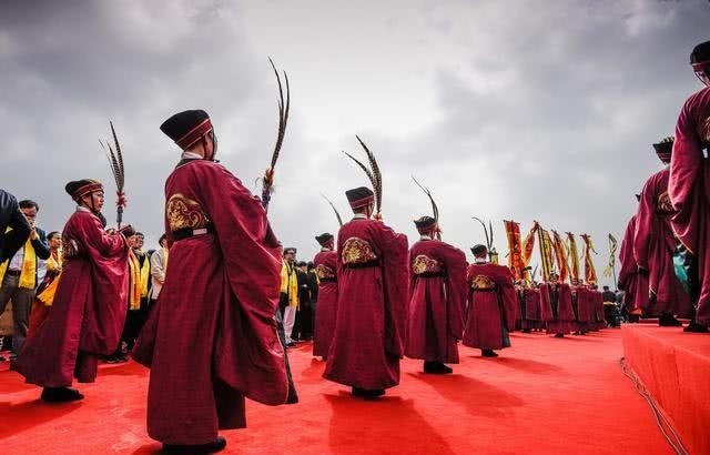 步入|汉武帝的求贤诏上书写了什么,为何能让汉王朝步入一个新阶段?