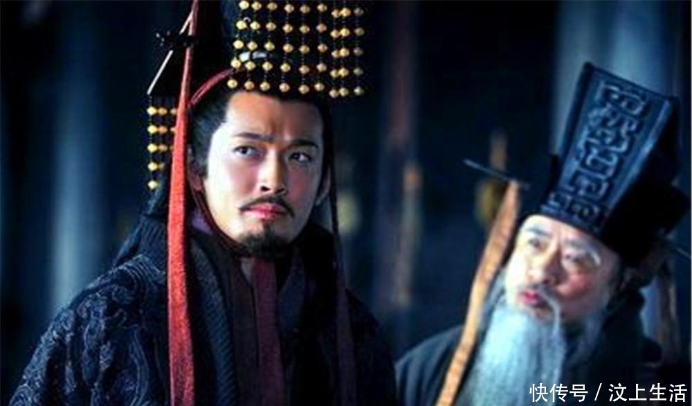 孙策|孙策的托孤大臣张昭,为何在赤壁之战前,要力主孙权向曹操投降呢