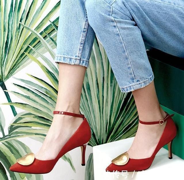 优雅|时髦的尖头高跟鞋和细高跟鞋,尽显性感优雅的女人味