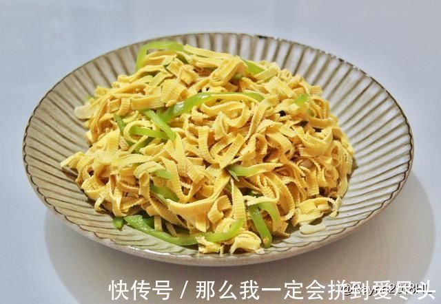 两个人|晚餐三个菜半小时就上桌，味道超鲜美，朋友圈惊呼：两个人太奢侈