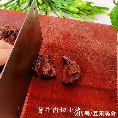 巨下饭|#巨下饭的家常菜#韭菜花炒酱牛肉