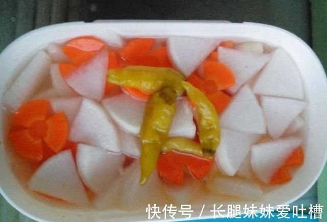 腌制萝卜时，只加水是不行的，多加“这一步”，萝卜清脆不生花