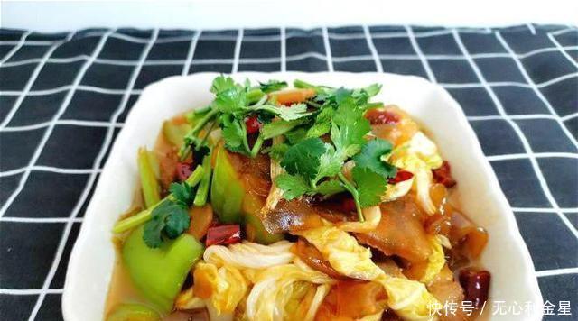 食物治愈|炒大白菜时,不要直接炒,如果你多加这一步,卷心菜更香就更美味