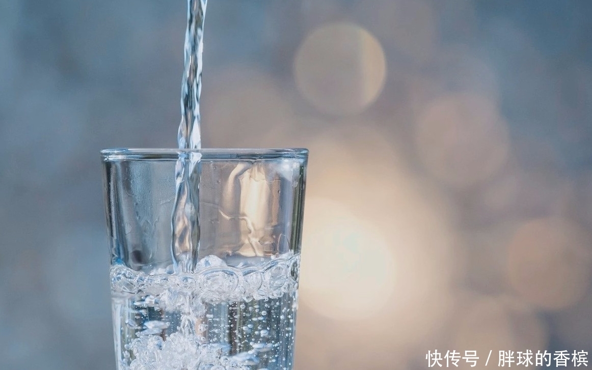 隔夜水和隔夜茶都有毒？终于了标准的答案，早知早好