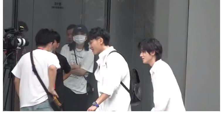 宋亚轩|邱莹莹x樊胜美同框！杨紫蒋欣同框录节目，“爷青回”场面好经典