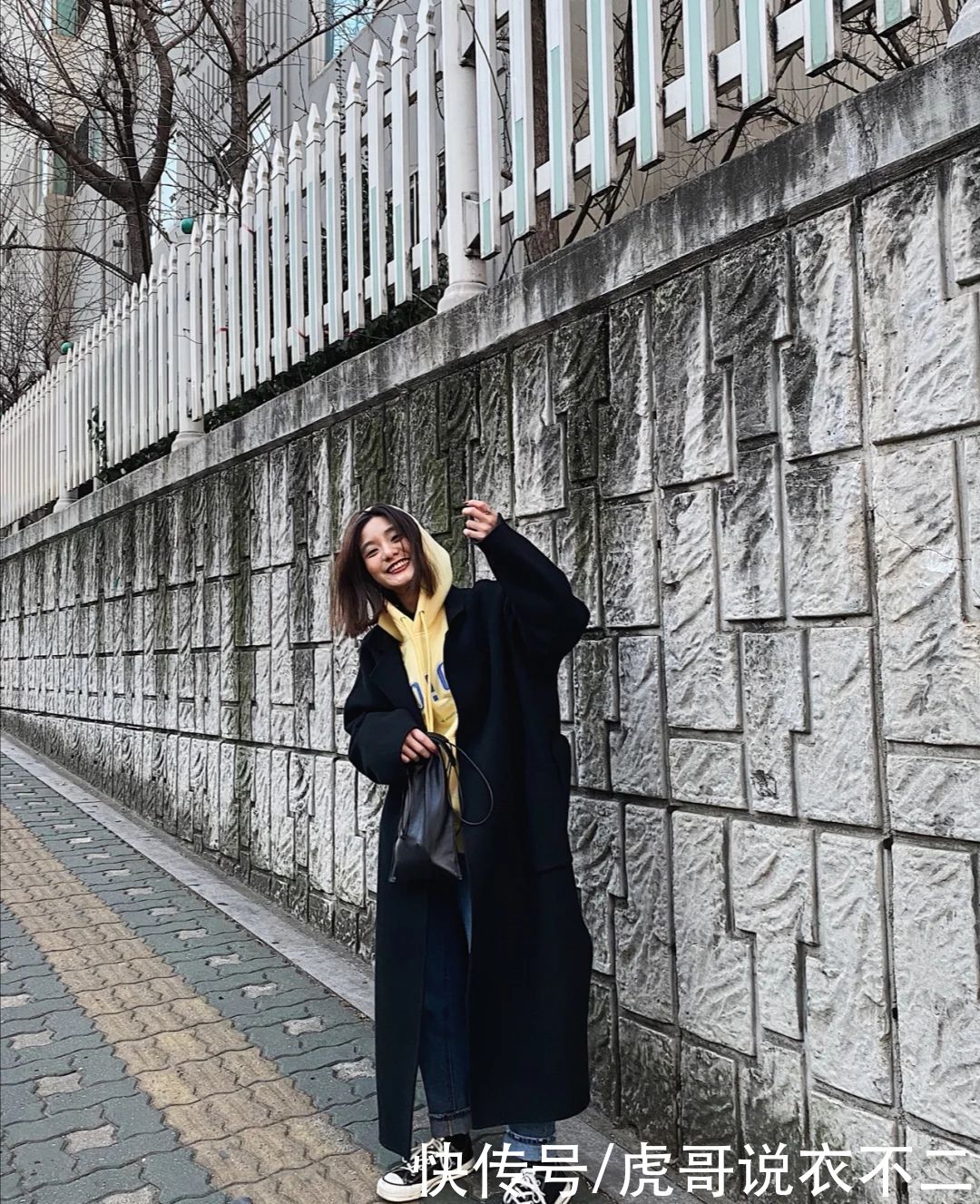 冬季不知选什么“内搭”？简约的连帽卫衣，才是“百搭神器”