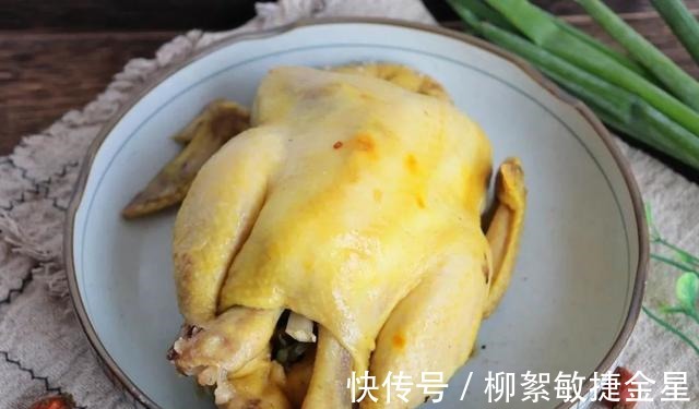 盐焗鸡的懒人做法,色泽金黄,肉嫩鲜香!