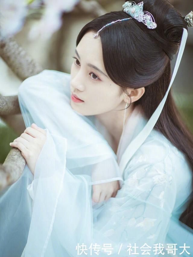 有这几个特征的女生,一般被称为“古典美”,穿上汉服更好看