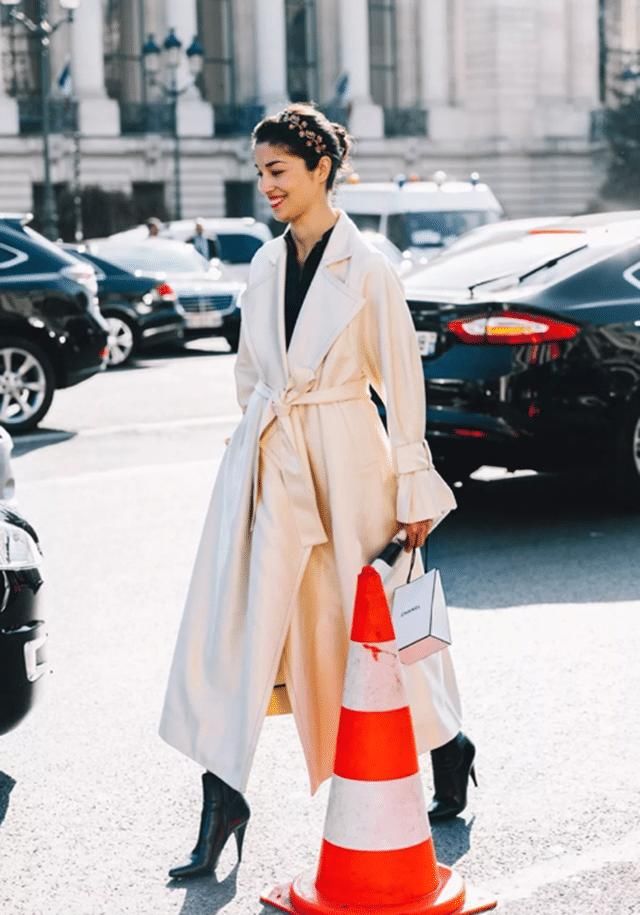 女人过了45岁，这3种＂颜色＂要少穿，显得没气色还很掉价