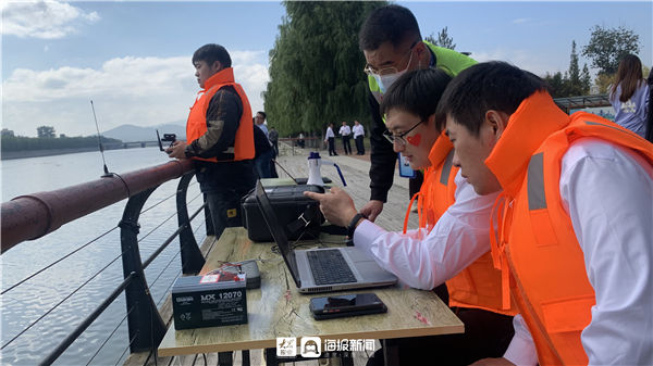 志愿者们|烟台先锋公益救援队志愿者参与巡河 现场观看水量监测