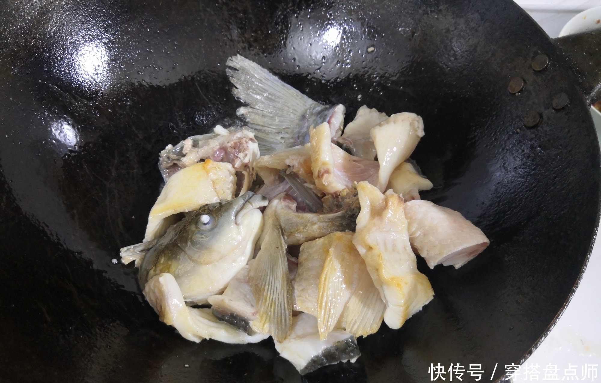 正月里,吃鱼就选这牛做法,有肉有汤吃着舒服,鲜美的汤都剩不下