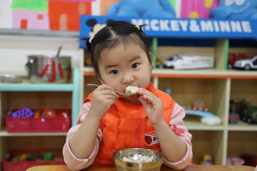 包饺子@济南市七里山幼儿园冬至主题活动