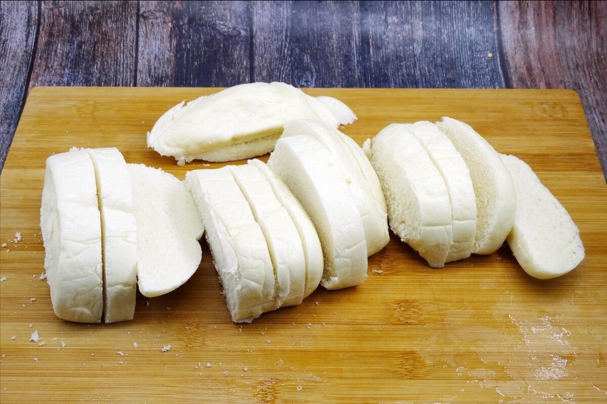 炸馒头片直接裹蛋液难怪吃着很油腻，多加1步，外酥里嫩不吸油