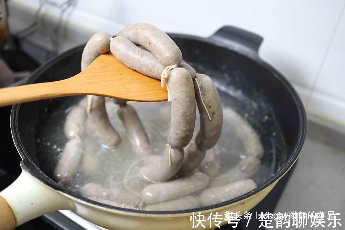 自制牛肉脆皮肠，零添加剂无色素，煮一锅吃一周，营养早餐不犯愁