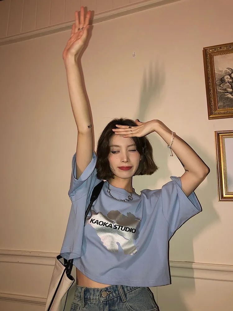 彼得潘|别再穿黑白灰了！今年流行“初恋色”，惊艳又高级