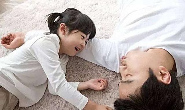 脖子|初二女生脖子长“草莓”,母亲一句话,拯救女儿恋爱观