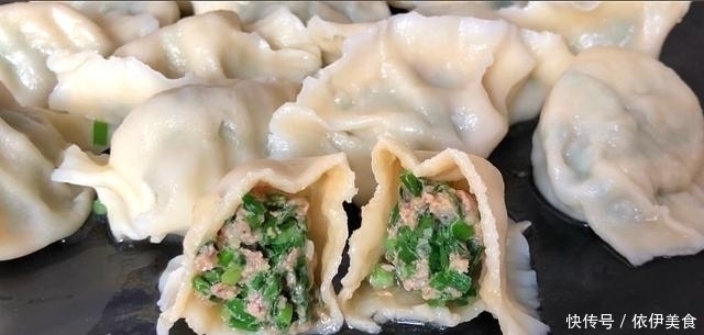 加盐|煮饺子,水开下锅就大错特错了!如此煮才正确,饺子鲜味足不破皮
