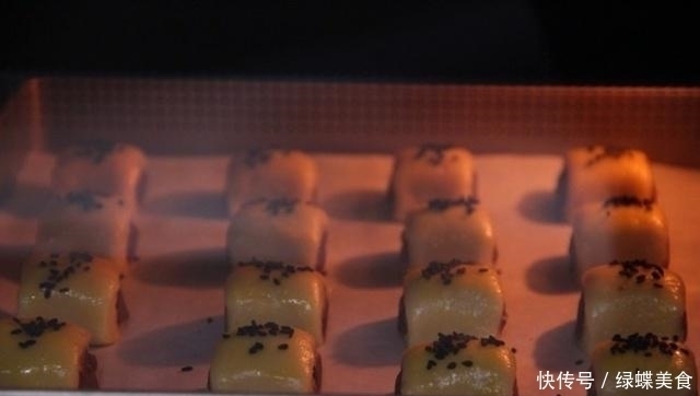 红豆和“它”一起煮,皱纹消失啦,子宫干净了,头发慢慢变乌黑