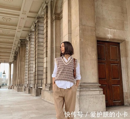马甲|卫衣失宠了?2021秋冬流行穿“针织马甲”,单穿叠穿都美炸!