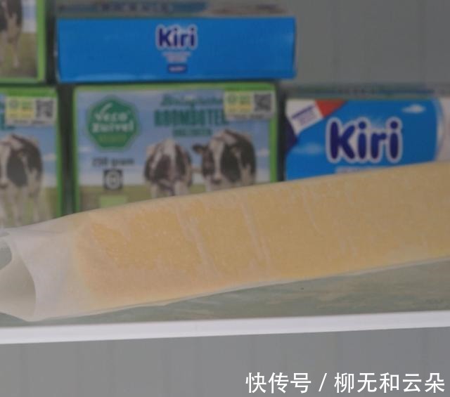 三角酥这小零食简单好做，好吃到没道理，酥到没话说，一盘不够吃！