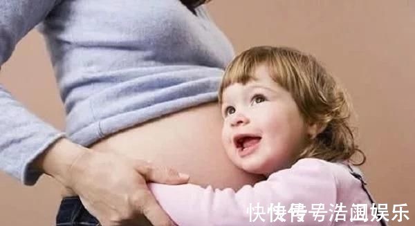 宝宝|儿子出生没几天,宝妈发现宝宝就“没睁过眼”