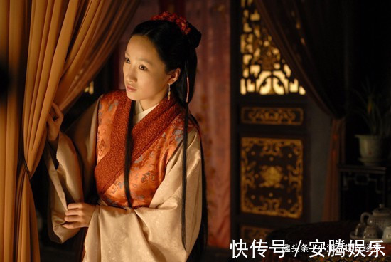 史湘云$宝玉和宝钗成婚后为何撵走袭人其实是因为她身上有一种怪病