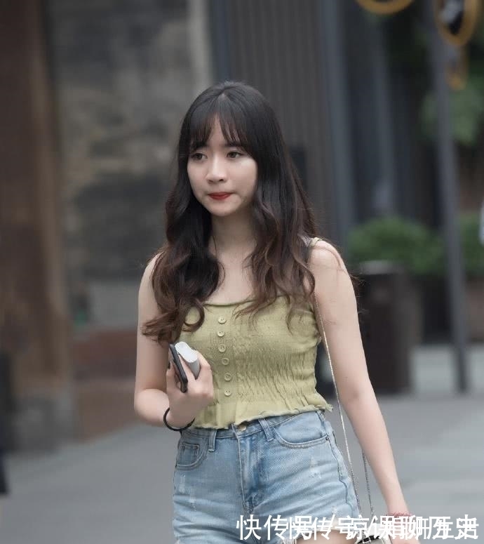 牛仔短裤 短裤装扮不挑身材,让你简单穿搭就靓丽有型