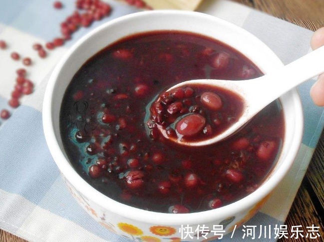 红豆黑米粥|天然的“阿胶”找到了,每天喝一碗,气血足了,脸色越来越红润
