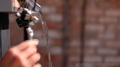 |搞笑GIF:看把人都喷成什么样子了,亲妈都认不出来了