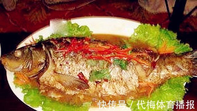 鲜香|美食湖南、经典家常菜——芹酥鲫鱼,外酥内嫩、爽脆鲜香扑面来