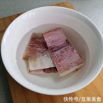 道家常干鱿鱼炒丝瓜|这道家常干鱿鱼炒丝瓜简单快手，超下饭