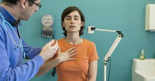 55岁后,可做4个动作看自己是否有长寿“潜质”