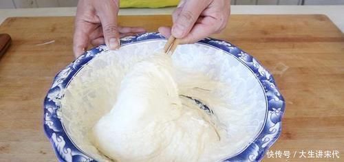 人的一生|做饼时，别再用水和面了，试试新吃法，不揉面不擀面，比吃肉还香