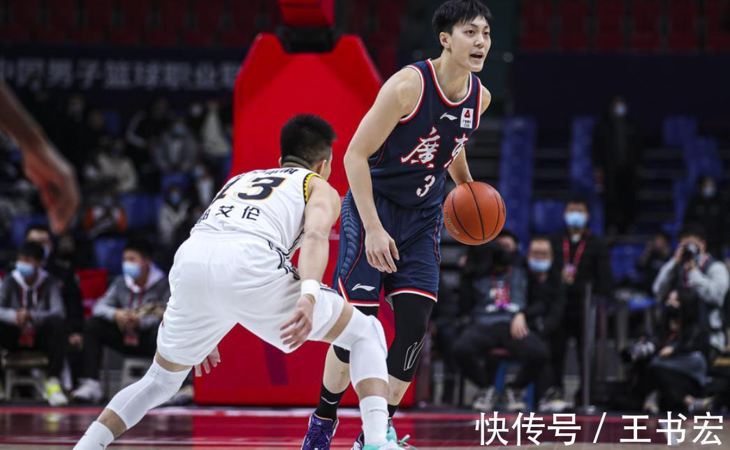 广东|一边倒!辽宁20分大胜广东,杜锋不忍直视,易建联6中0走向平庸