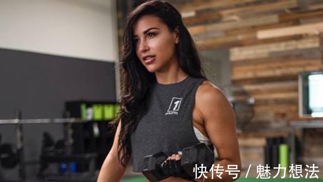 好身材|全球收入最高的健身网红，坚持健身塑造完美臀线，人气堪比卡戴珊