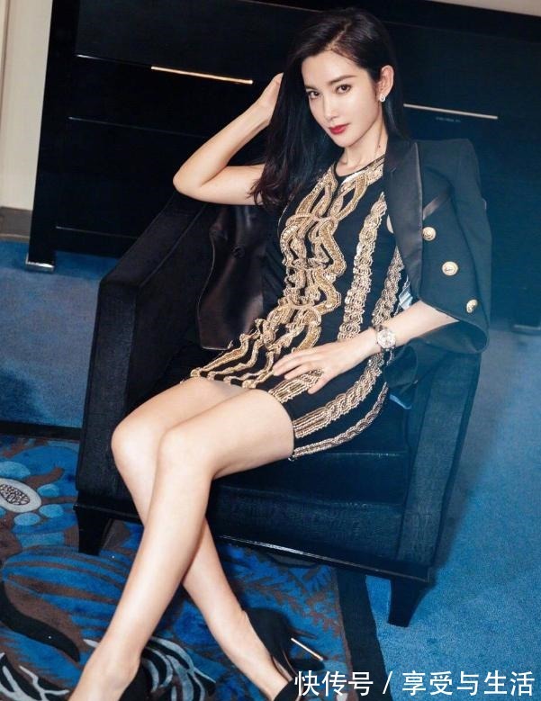 百搭风 “高跟鞋”如何穿出“20岁”的小姐姐风范!