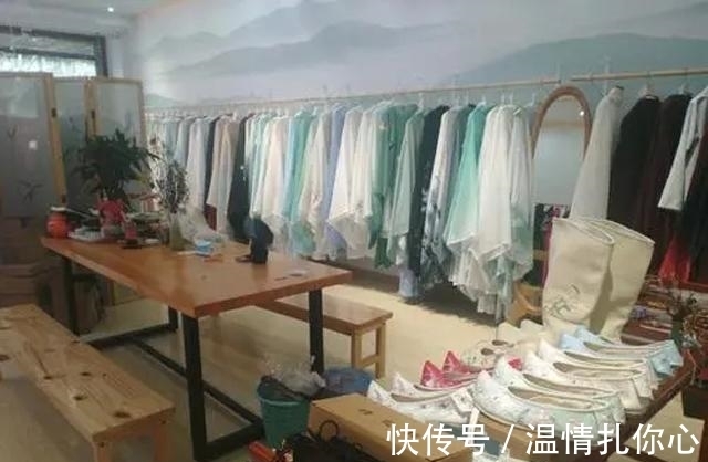 差距|同样一件衣服，为何线上线下的价格差距两三倍？背后原因公开