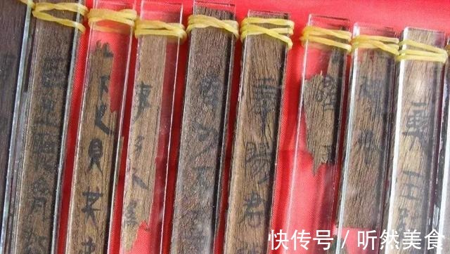 竹简!一千多年前,一本被盗墓贼带出的惊世史书,彻底颠覆了中国的历史